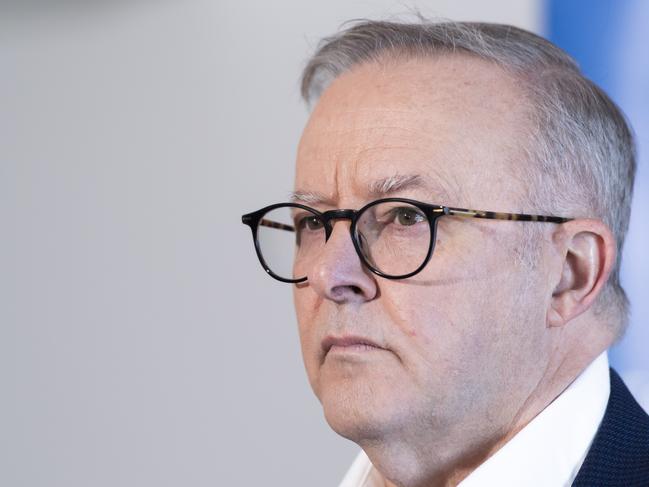 GOSFORD, AUSTRALIA  - NewsWirePhotos - Sunday, 19 May 2024:The Prime Minister, Anthony Albanese pictured at Gosford Hospital today with the Member for Dobell, Emma McBride, and the Member for Robertson, Dr Gordon Reid. Picture:NewsWire / Monique Harmer