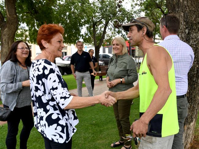 NEWS2019ELECTION 15/4/2019. DAY 5 One Nation's Pauline Hanson Campaigning in regional South Australia - Loxton, Berri and Remark today. Pauline Hanson on the campaign trail in Berri with her COS James Ashby and local member Jennifer Game. Pauline greets local Con Diakos from Berri. Tricia Watkinson