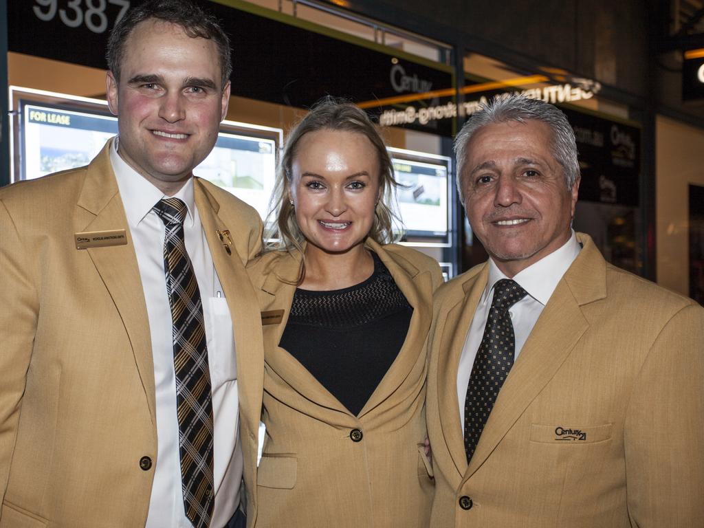 Nicholas Armstrong-Smith (L), Shona Armstrong-Smith and Century 21 Australasia chairman Charles Tarbey.