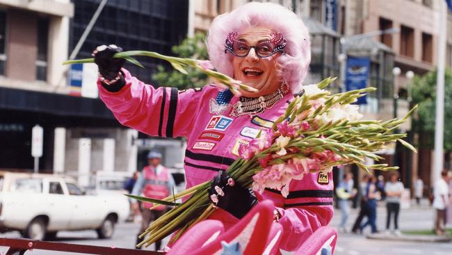 Comedian Barry Humphries as Dame Edna Everage during the Australian Grand Prix street parade down King William Street, 01 Nov 1993.