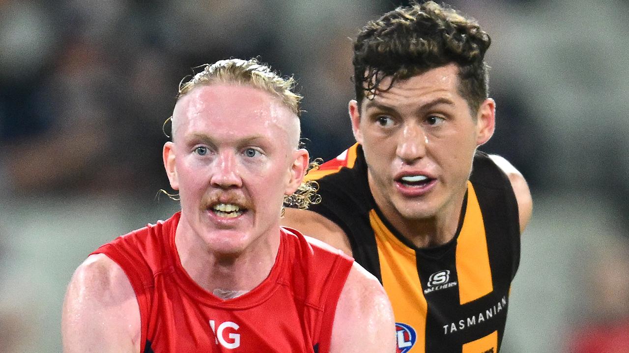 R9 tips: Experts split on depleted Pies, bold Dees-Hawks call
