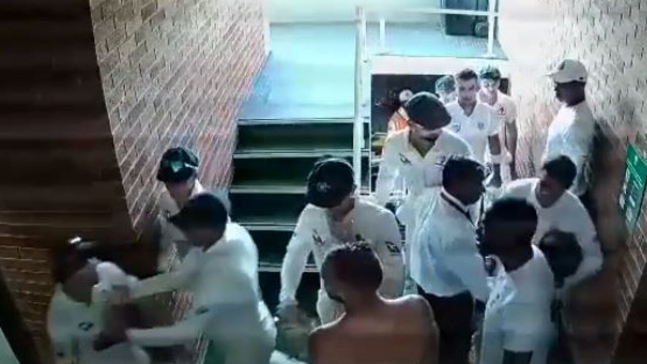 David Warner and Quinton de Kock almost came to blows in a stairwell.