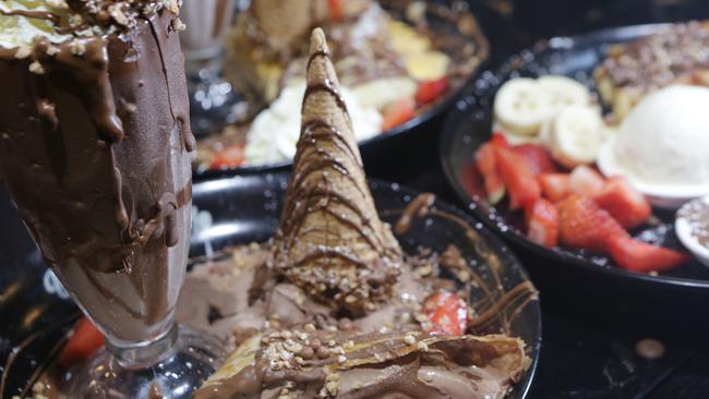 Ahead of World Nutella Day on Sunday we're heading to What the Fudge in Cabramatta. They're making us a Nutella sundae