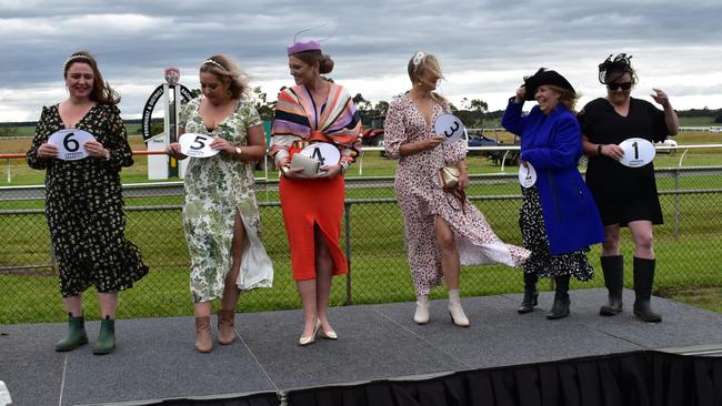 Fashions of the Field Women's Competition: Adele Hook, Bron Scott, Lauren Dempsey, Linda Stickland and Lauren Jans.