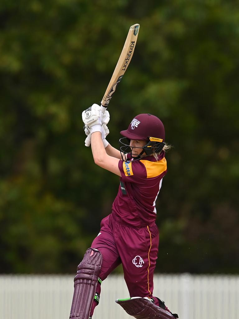 GOLD COAST, AUSTRALIA - OCTOBER 03: Georgia Redmayne of Queensland bats during the WNCL match between Queensland and the Australian Capital Territory at Bill Pippen Oval, on October 03, 2022, in Gold Coast, Australia. (Photo by Albert Perez/Getty Images)