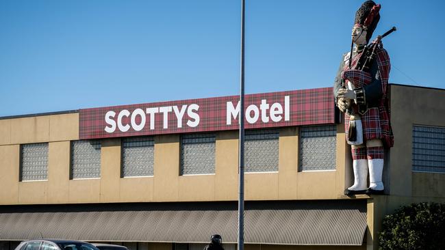 The Giant Scotsman was designed by Adelaide Hills’ artist Paul Kelly and installed on Scotty’s Motel in 1962