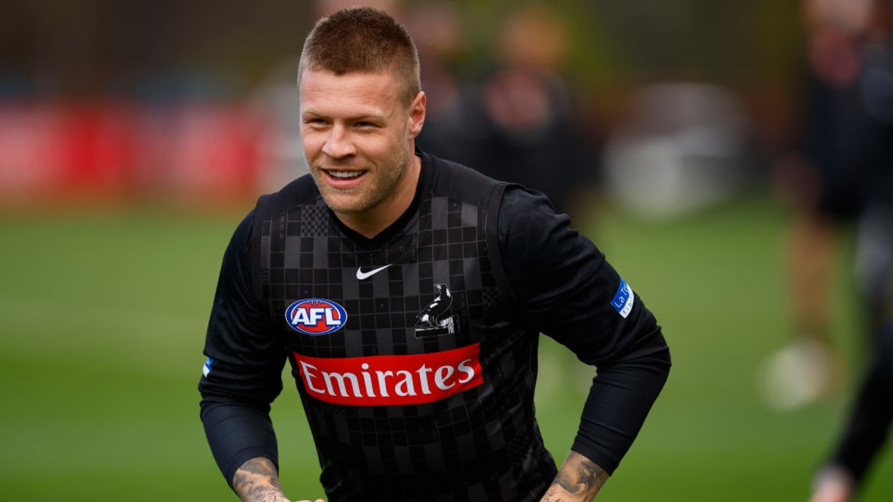 MELBOURNE, AUSTRALIA - SEPTEMBER 15: Jordan De Goey of the Magpies in action during a Collingwood Magpies AFL training session at Olympic Park Oval on September 15, 2022 in Melbourne, Australia. (Photo by Daniel Pockett/Getty Images)