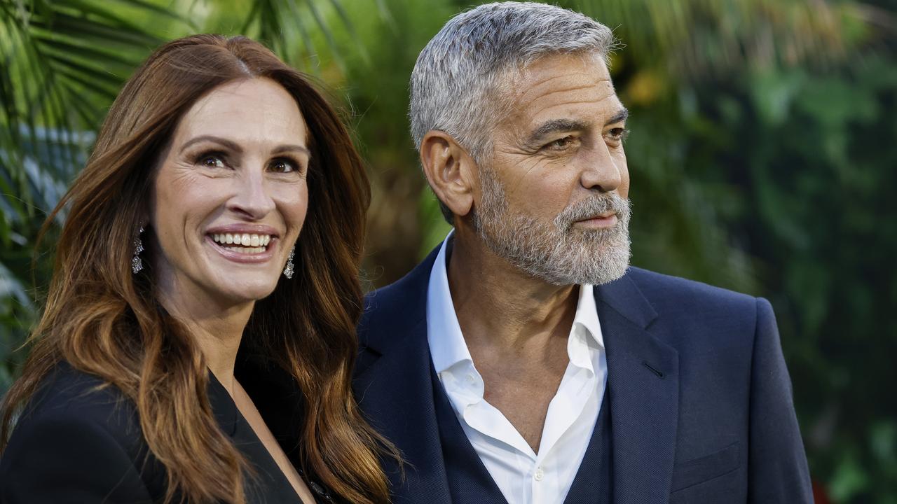 Julia Roberts and George Clooney attend the world premiere of Ticket to Paradise at Odeon Luxe Leicester Square on September 07, 2022 in London, England. (Photo by John Phillips/Getty Images for Universal)