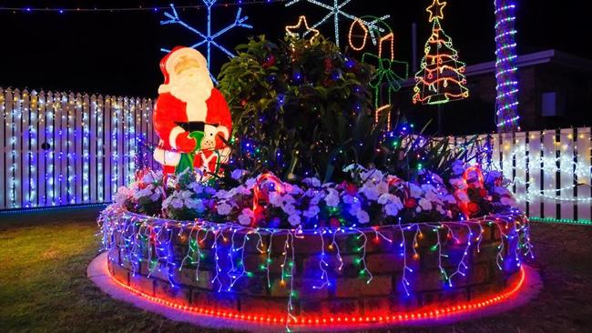 John and Kaye Baker's Christmas Lights at Elm St, Murrumba Downs.