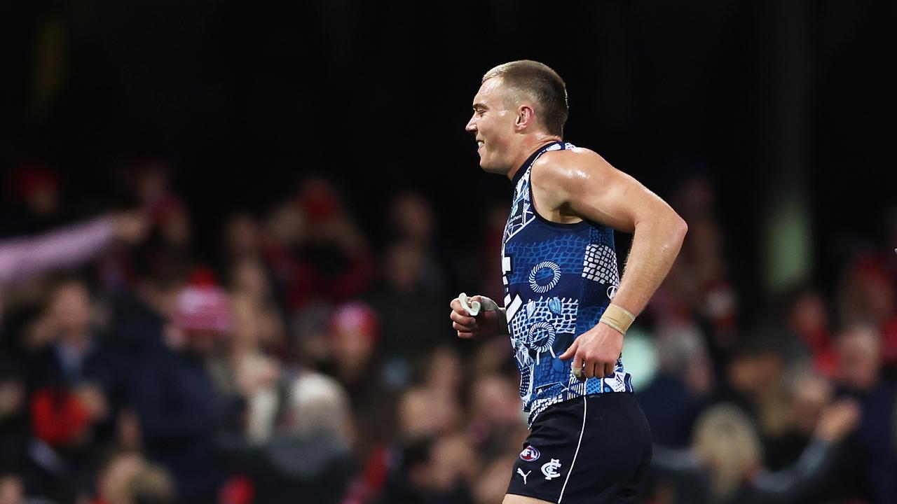 Patrick Cripps will be hoping his knee injury wasn’t serious. (Photo by Matt King/AFL Photos/via Getty Images )