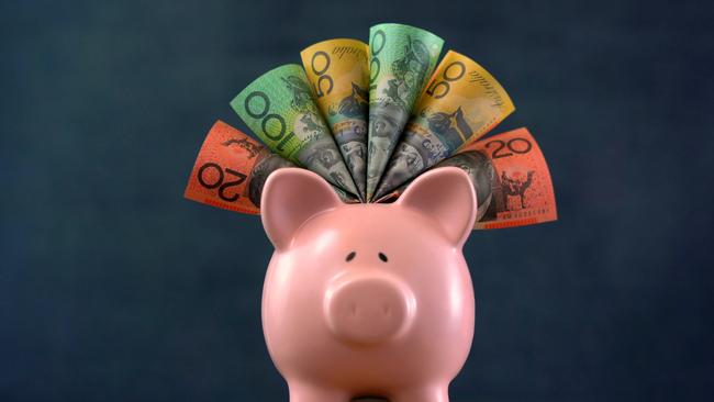 The median balanced superannuation fund fell by more than 9 per cent during March, Chant West reports.