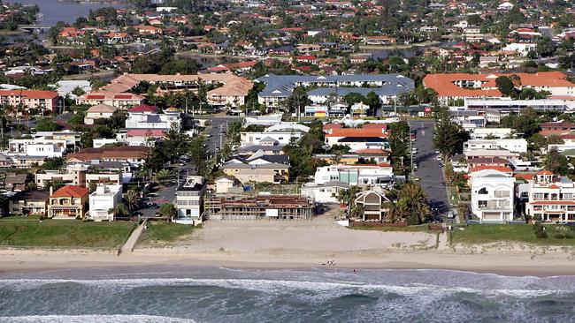 Hedges Ave at Mermaid Beach.