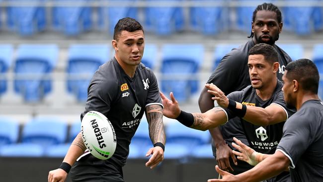 Jaydn Su'A passes the ball during a Queensland Maroons State of Origin training session at Cbus Super Stadium on October 27, 2020 in Gold Coast, Australia. (Photo by Bradley Kanaris/Getty Images)