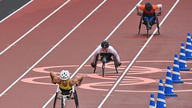 Madi de Rozario enters the stadium first but with the challengers hot on her tail.