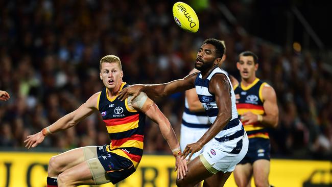 Reilly O'Brien rucks against Esava Ratugolea. Picture: Mark Brake/Getty Images)