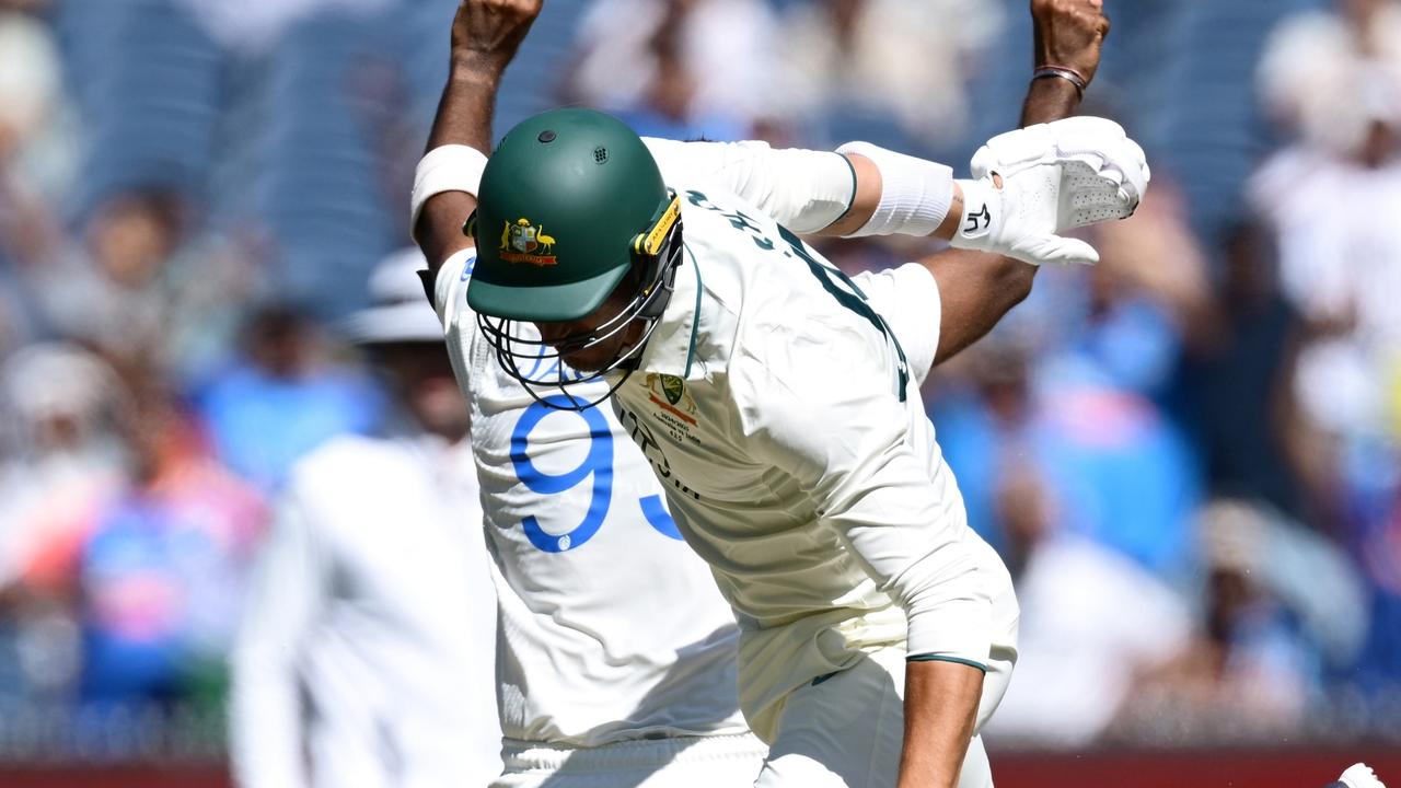 Run out mess leaves Aussies on brink of disaster