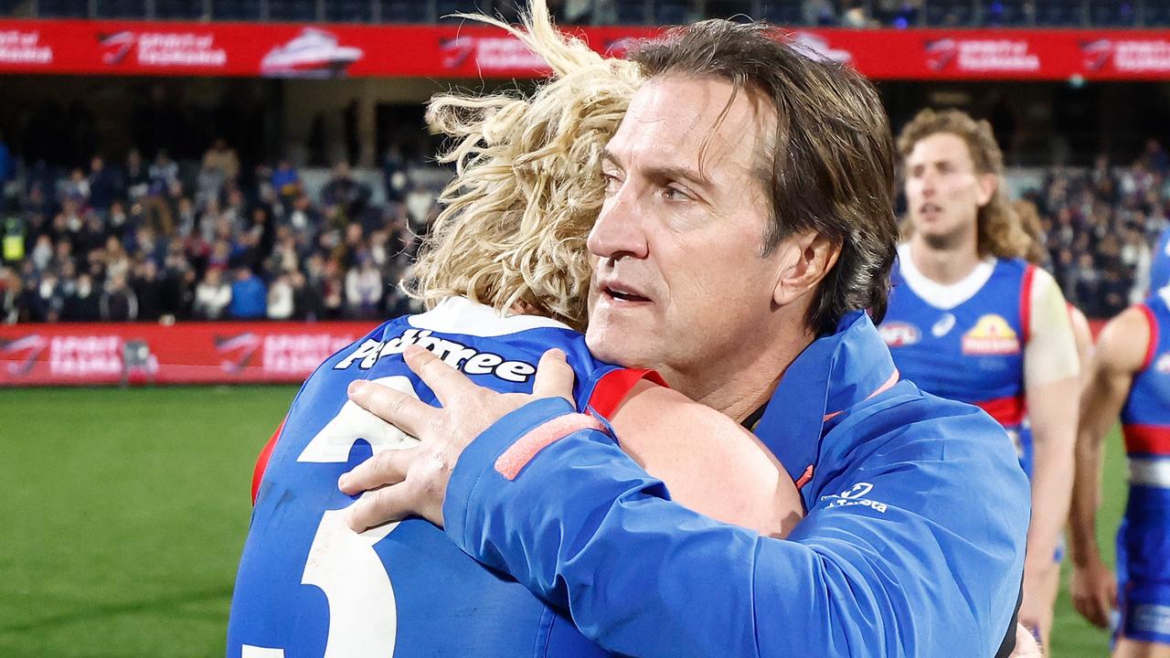Cody Weightman of the Bulldogs and Luke Beveridge. Picture: Michael Willson/AFL Photos via Getty Images