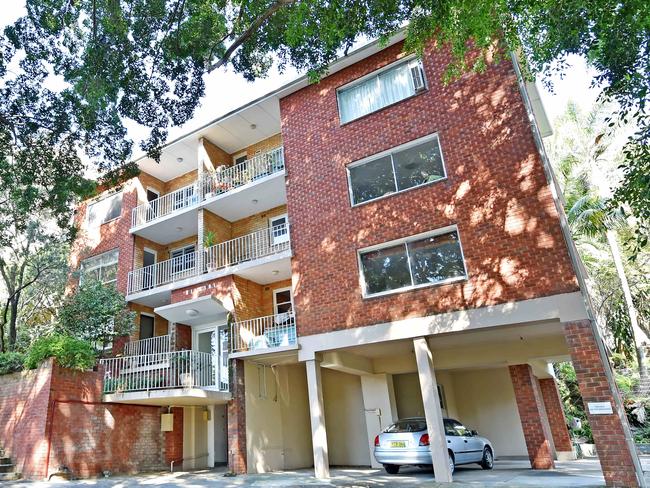 Set for demolition: Loose-fill asbestos was found in the roof of this unit block in Cremorne Point.