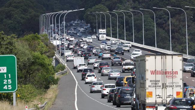 Motorists are already banked up on the M1 southbound this afternoon.