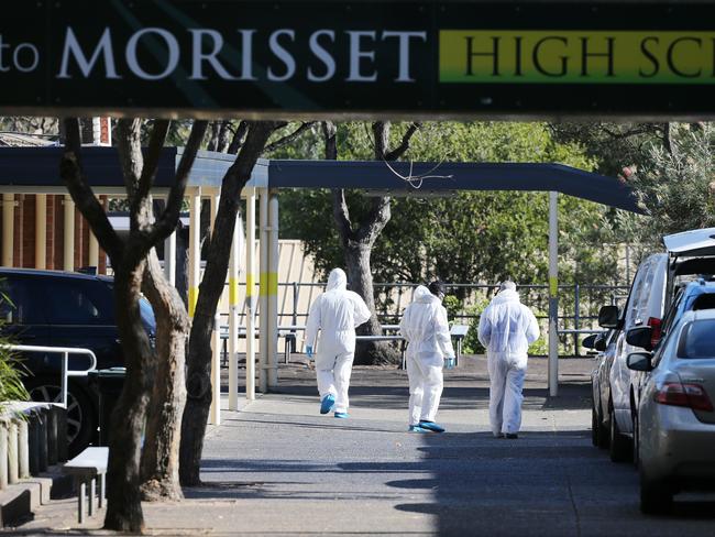 Teams move in to deep clean Morriset High School. Picture: NCA NewsWire / Peter Lorimer