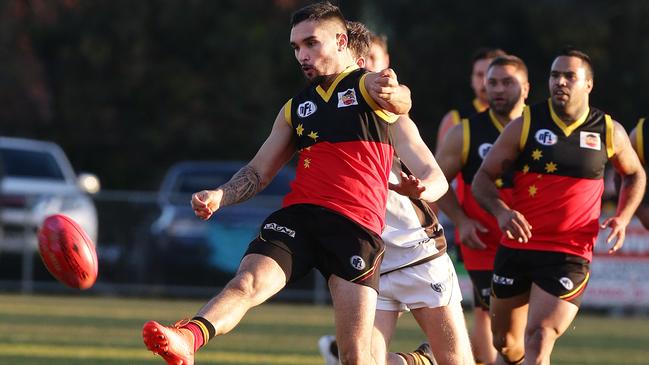 Hedley Smith kicks a goal for Fitzroy Stars. Picture Andrew Tauber