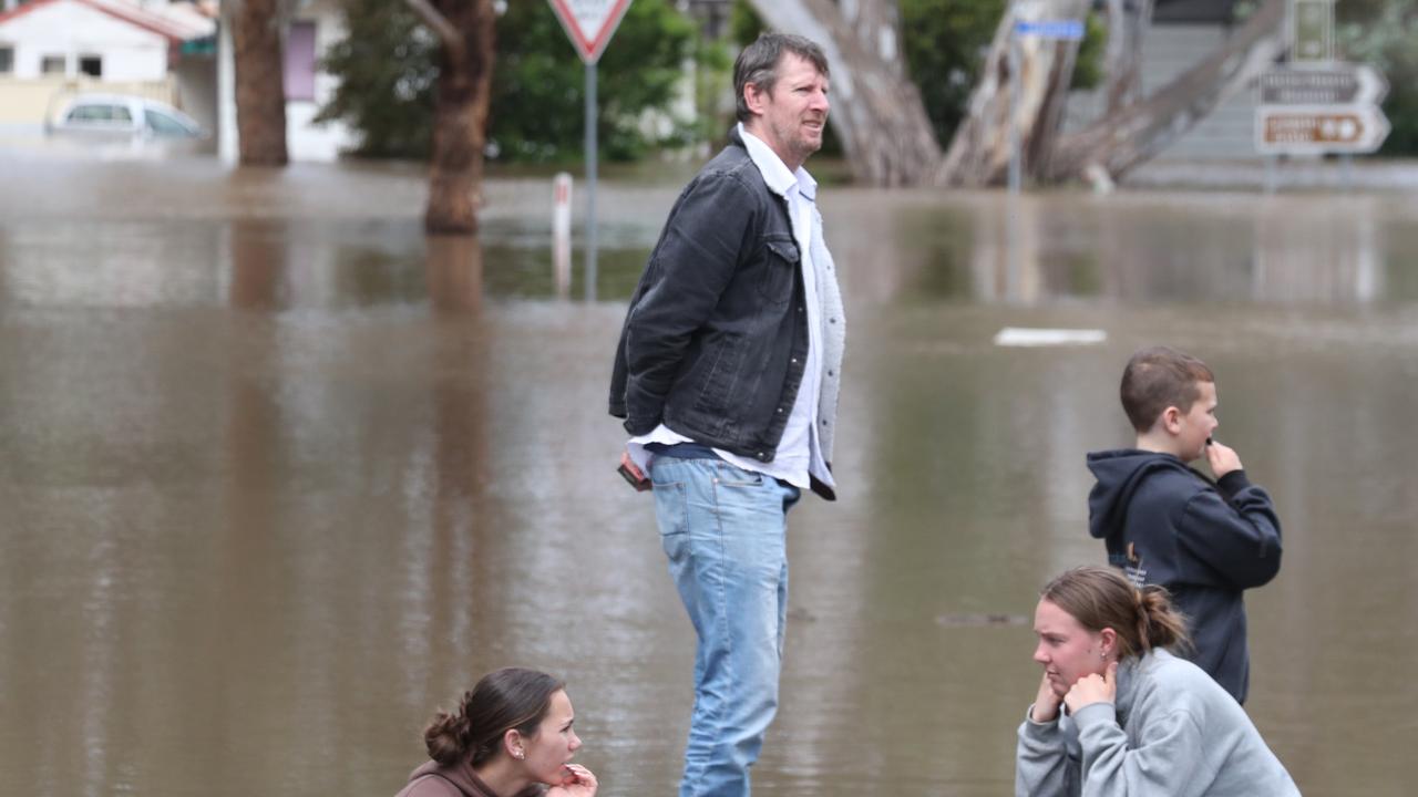 Victorian Floods: Goulburn Valley Fruit Growers Brace For More Rain ...