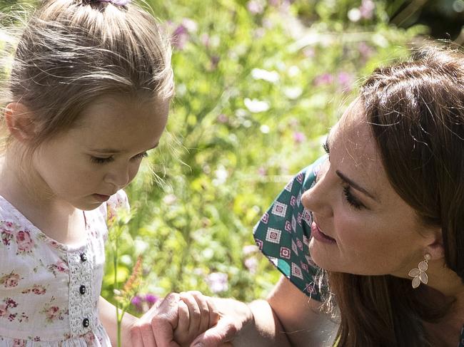 LONDON, ENGLAND - JULY 01: Catherine, Duchess of Cambridge visits the Hampton Court Flower Festival with children from Hampton Hill junior school at Hampton Court Palace on July 1, 2019 in London, England. The Duchess visits her Back to Nature Garden at Hampton Court Palace Garden Festival that she co designed with AndrÃ©e Davies and Adam White (Photo by Heathcliff O'Malley - WPA Pool/Getty Images)