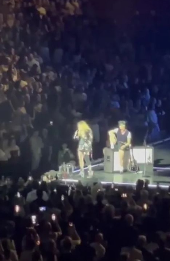 Madonna Fans Forced To Pee In Cups At Singer's Surprise Concert in NYC