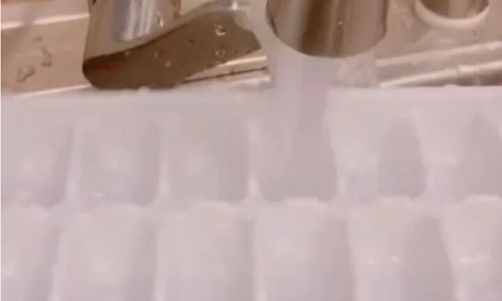 How to Fill an Ice Cube Tray 