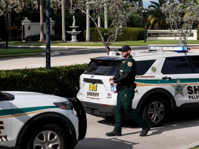 WEST PALM BEACH, FLORIDA - SEPTEMBER 15: Law enforcement secures the area around Trump International Golf Club after an apparent assassination attempt of former President Donald Trump on September 15, 2024 in West Palm Beach, Florida. The FBI and U.S. Secret Service, along with the Palm Beach County Sheriff's office, are investigating the incident, which the FBI said "appears to be an attempted assassination of former President Trump' while he was golfing at Trump International Golf Club.   Joe Raedle/Getty Images/AFP (Photo by JOE RAEDLE / GETTY IMAGES NORTH AMERICA / Getty Images via AFP)