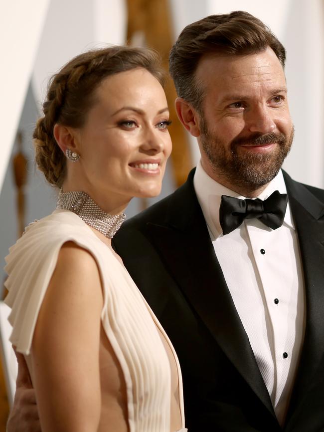 FILE - NOVEMBER 13: Actors Olivia Wilde and Jason Sudeikis have reportedly ended their engagement after more than 7 years. HOLLYWOOD, CA - FEBRUARY 28:  Actors Olivia Wilde (L) and Jason Sudeikis attend the 88th Annual Academy Awards at Hollywood & Highland Center on February 28, 2016 in Hollywood, California.  (Photo by Christopher Polk/Getty Images)