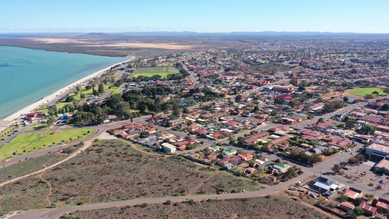 Labor pledges new Whyalla hydrogen plant