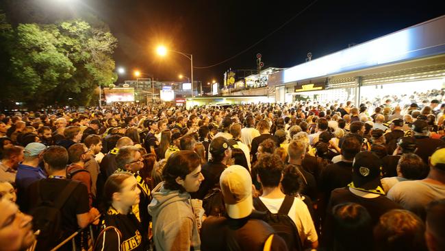 Brunton Avenue on a footy night: Abort.