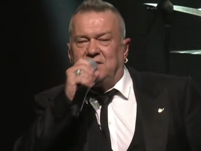 Jimmy Barnes pays tribute to his best friend Michael Gudinski by singing Flesh and Blood at the State Memorial Service.