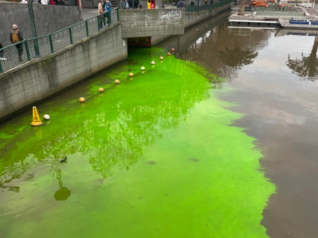 The dye similarly perplexed Melburnians when it flowed into the Yarra last Thursday. Picture: Reddit.