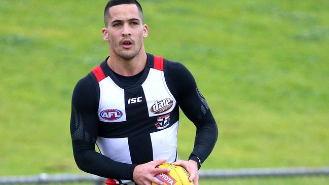 The new rules should suit players such as St Kilda’s Shane Savage. Picture: Hamish Blair