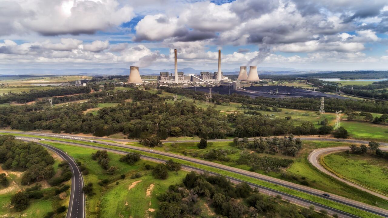 Dreyfus defends report showing devastating impact of coal plant closures