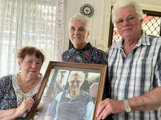 Barbara Morris, Stephen Moulds and Pamela Heselwood with a picture of their beloved mum, Sylvia Moulds.