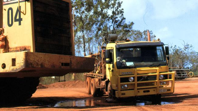 Excavation trucks in use at the Nabalco bauxite and alumina mine on the Gove Peninsula, which the Gumatj clan argued was approved without their consent.