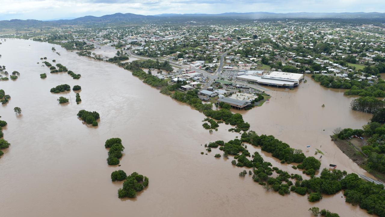 The Mary River looking north with Centro Shopping Centre on the right. 2013 aerial flood pictures of Gympie. Photo Craig Warhurst / The Gympie Times