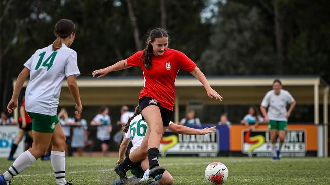 Mackenzie Nielsen in action for Kelvin Grove State College.