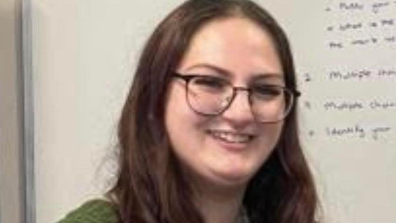Sydney teacher Shanai Marie is $3000 out of pocket after two of her flights to Honolulu were cancelled by Jetstar this week.