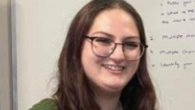 Sydney teacher Shanai Marie is $3000 out of pocket after two of her flights to Honolulu were cancelled by Jetstar this week.