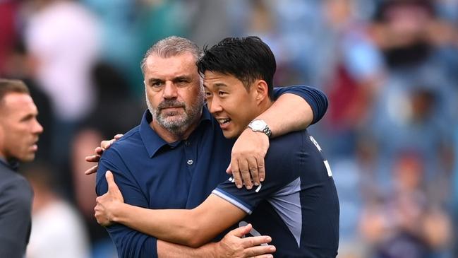 BURNLEY, ENGLAND - SEPTEMBER 02: Ange Postecoglou, Manager of Tottenham Hotspur, embraces Heung-Min Son of Tottenham Hotspur after the Premier League match between Burnley FC and Tottenham Hotspur at Turf Moor on September 02, 2023 in Burnley, England. (Photo by Gareth Copley/Getty Images)