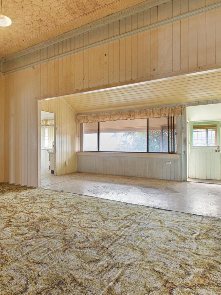 The dated interior of 69 Gordon Parade Manly when it was on the market in 2020. Picture: ReMax