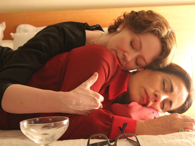 Miranda Otto is poet Elizabeth Bishop and Gloria Pires plays architect Lota Soares.