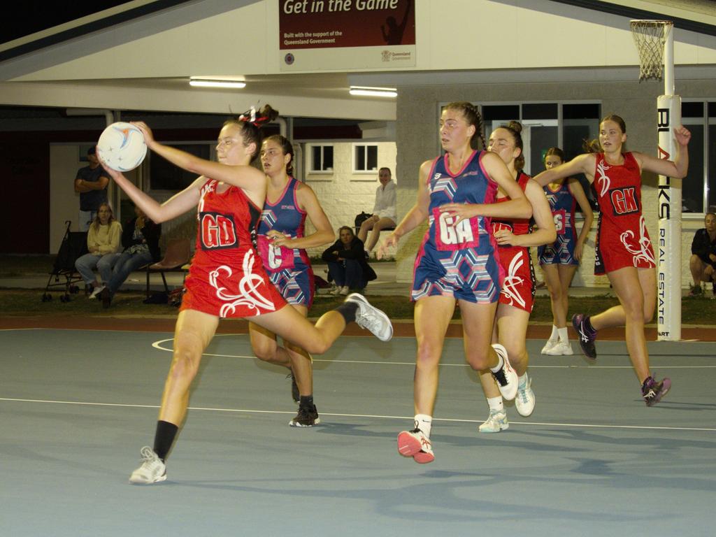 An athletic Ash Turton on team DAS blasts away from Katelyn Masters plating for Storm in the 2021 Mackay Netball Association seniors grand final. September 4th, 2021 Picture: Marty Strecker