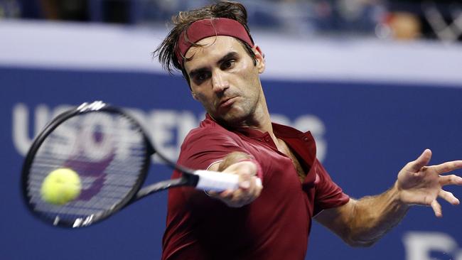 Roger Federer fires back (AP Photo/Jason DeCrow)