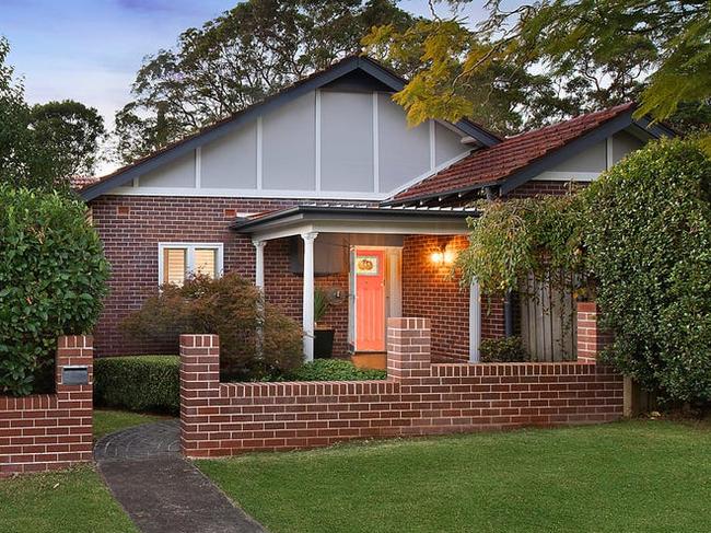 One minute a three-bedroom home on Sydney’s lower noth shore was on the market, and less than two minutes later, it was off.