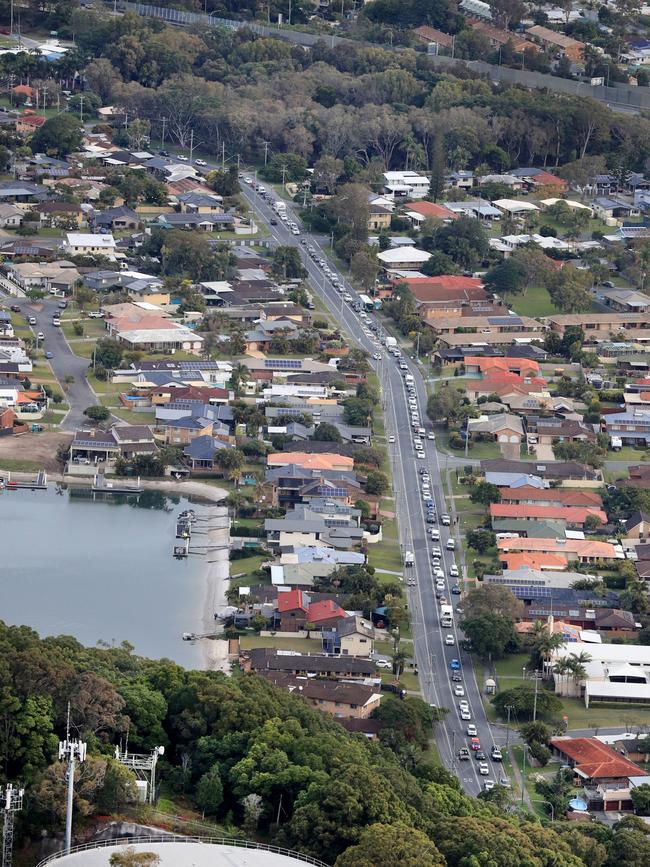 Traffic on Ducat St, Tweed Heads heading north towards the Queensland border checkpoint on Miles St, Coolangatta. Picture: Scott Powick.